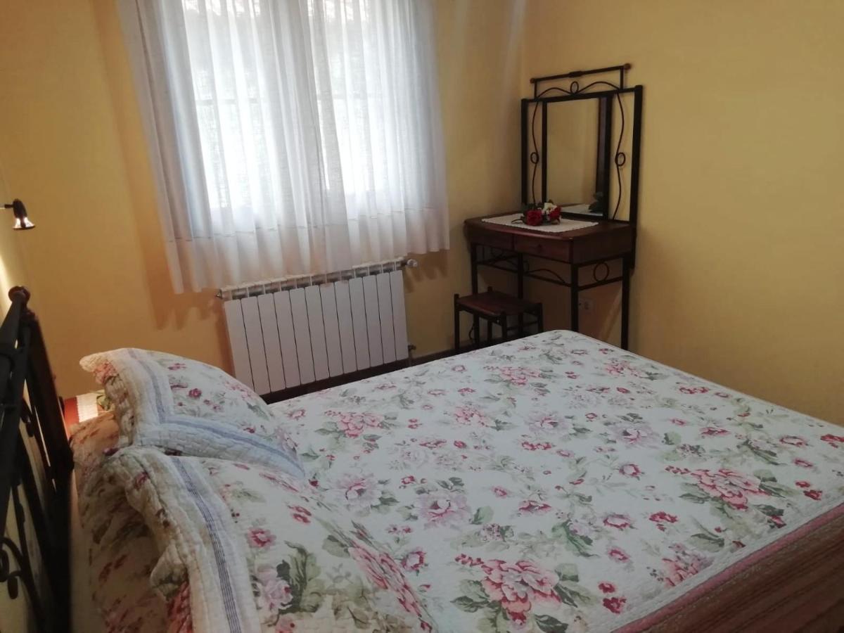 葡萄园小屋公寓 Onís 外观 照片