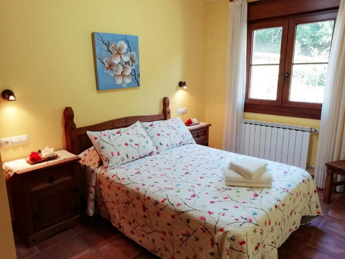 葡萄园小屋公寓 Onís 外观 照片