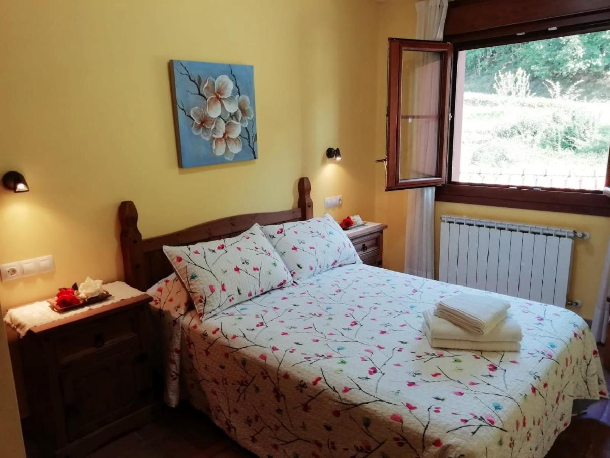 葡萄园小屋公寓 Onís 外观 照片